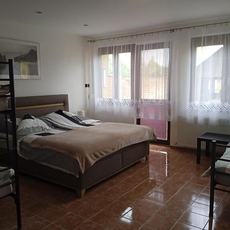 Chalupa V Merunkovem Sadu Šakvice Quarto foto